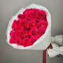 15 малиновых роз